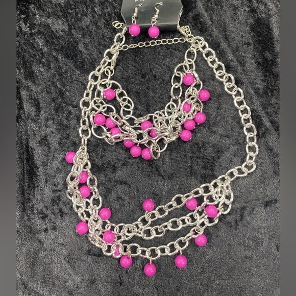 NWT Paparazzi 3 Piece Set Silver Chain Fuchsia Beads Necklace Earrings Bracelet - Picture 2 of 4